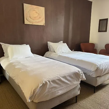 L'amiraute Sur Baise לינה וארוחת בוקר